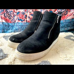 Time and Tru Wedgie Life Style Shoes